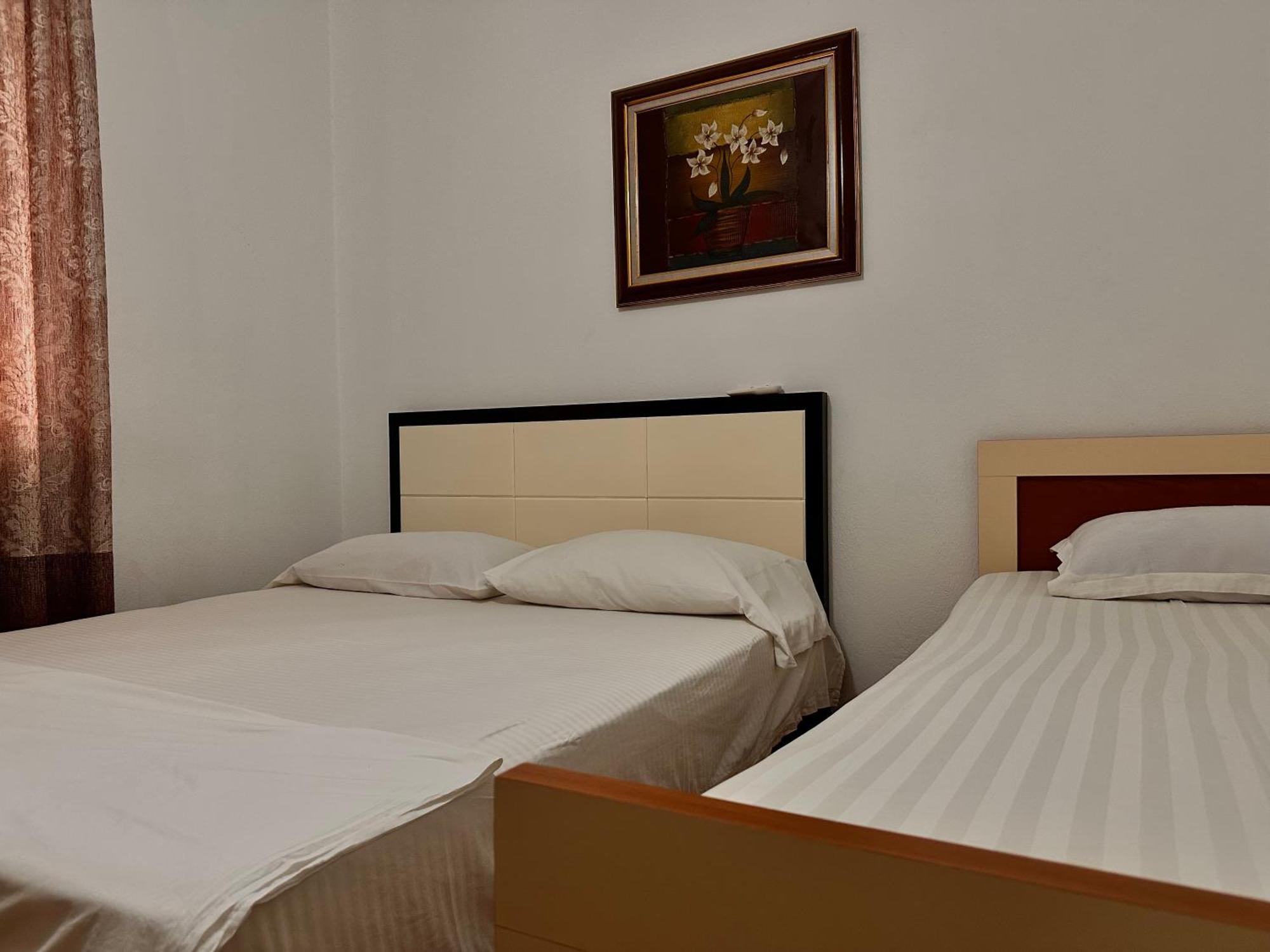 Hostel Grande House Tirana Exterior foto