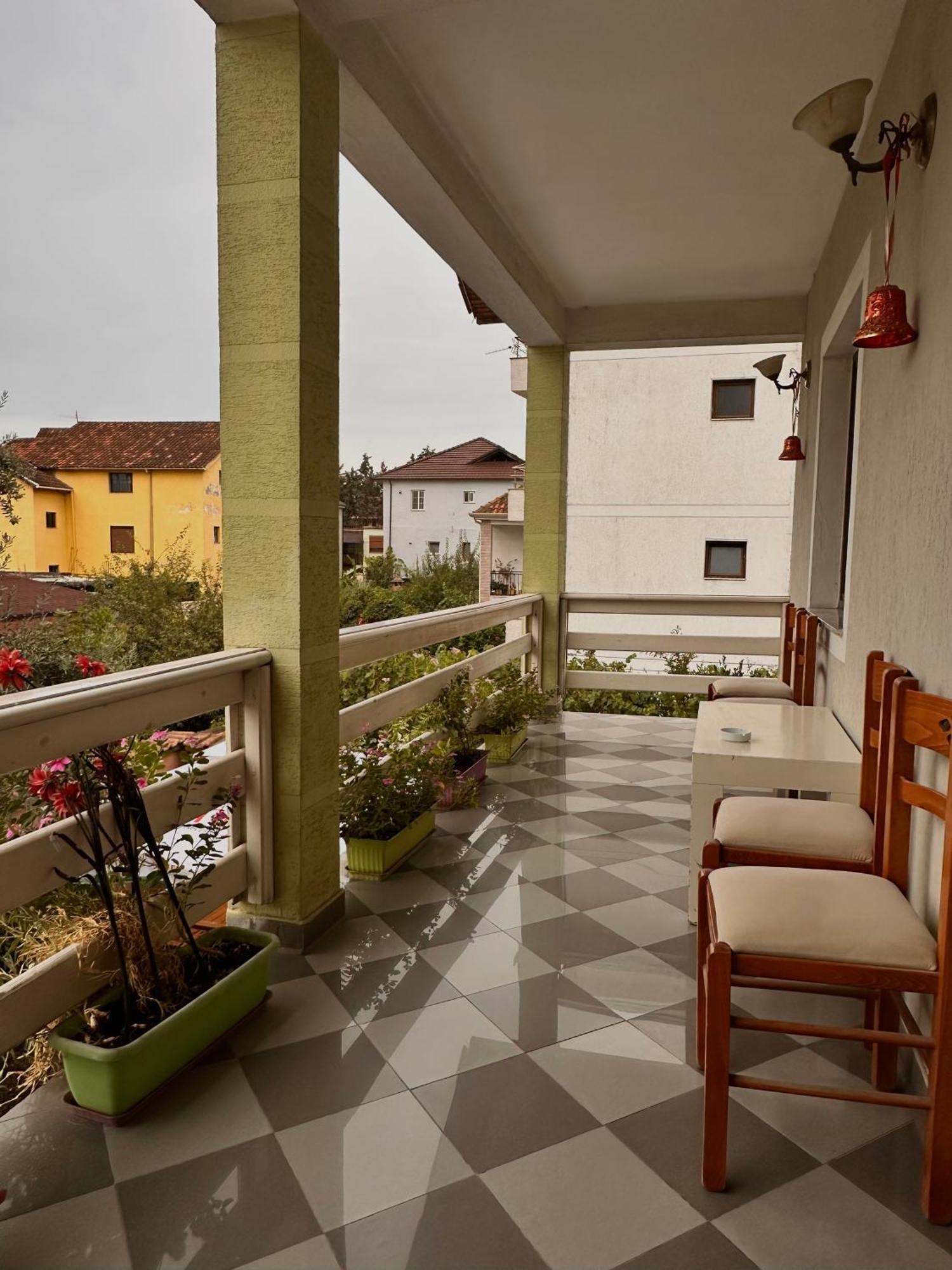 Hostel Grande House Tirana Exterior foto